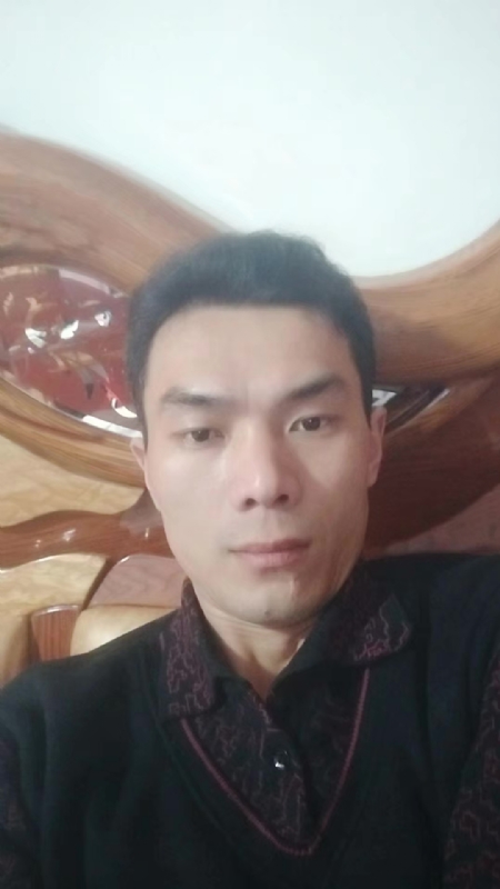 错把真心喂了狗的第四张照片--宁德中老年相亲网